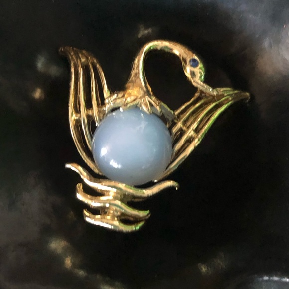 Vintage Swan Jelly Belly Pin - Picture 1 of 6